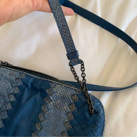 BOTTEGA VENETA Blue Leather Python Trimmed Intrecciato Crossbody Bag - Picture 11 of 14